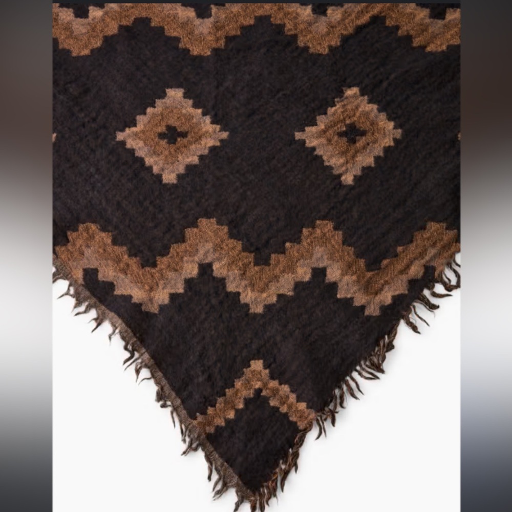 Wilfred Aritzia Merino Wool Triangle Scarf